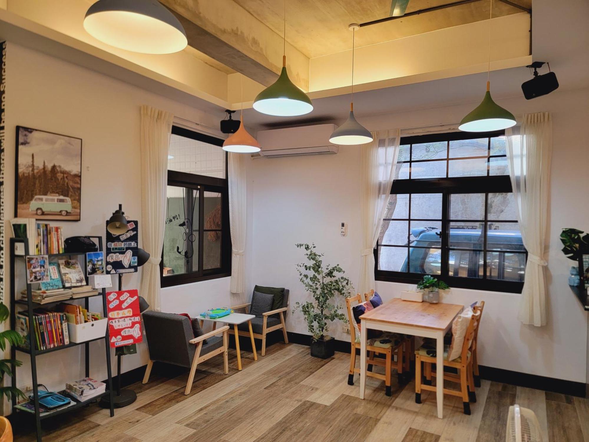Red Rose B&B漫楓宿民宿 桃園市民宿110號 Longtan Exterior photo